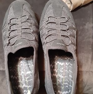 Womens size 9 gray Skechers